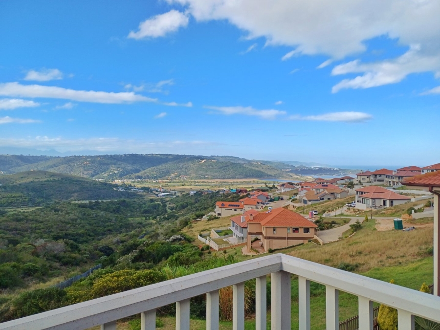4 Bedroom Property for Sale in Avonddans Western Cape
